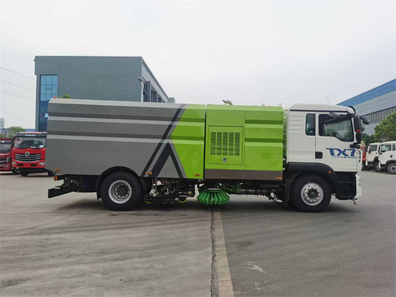 湖北程力重汽豪沃TX洗掃車（16方）
